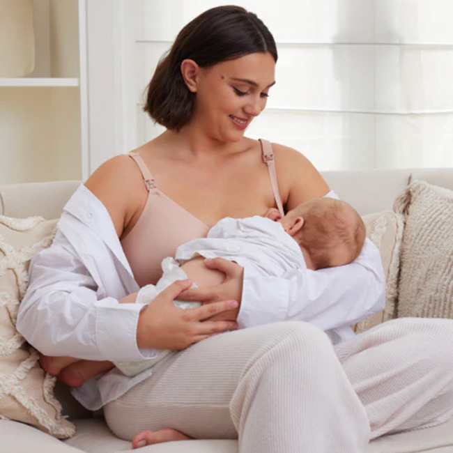 Mayka kurmi bebe s bezsheben sutien za kurmene – lesno i udobno