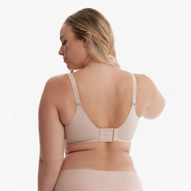 Super-mek-sutien-za-kurmene-koito-se-adaptira-kum-promenite-v-byusta-s-otvor